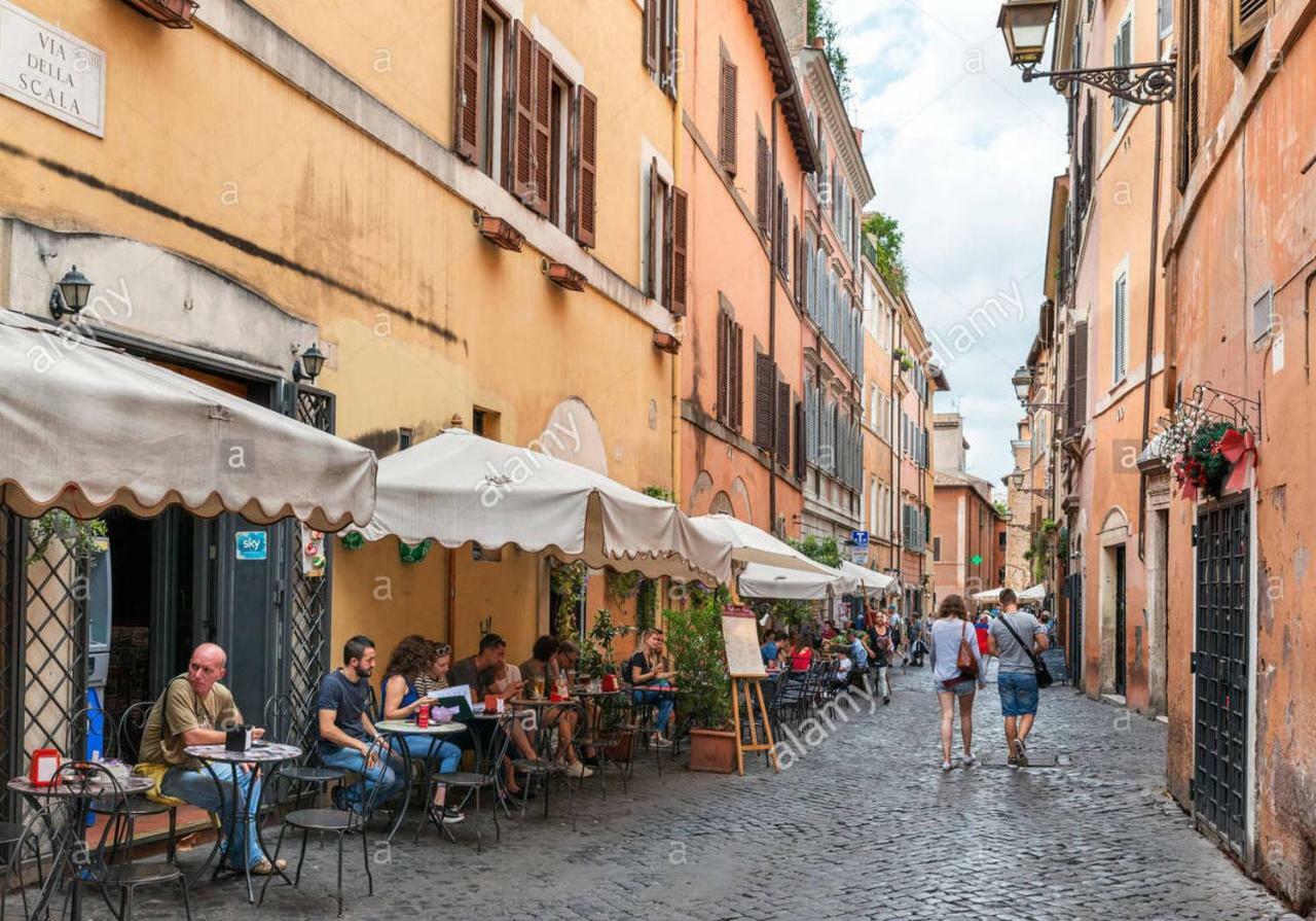 Trastevere - La Scala Bookwedo * Rome